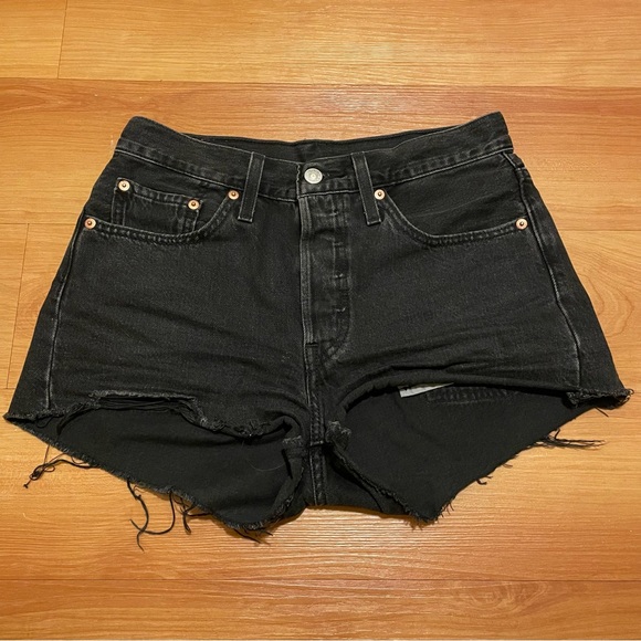 Levi’s 501 Mid-Rise Shorts - Picture 3 of 7
